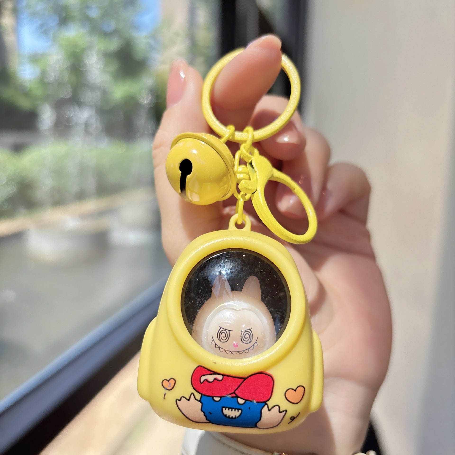 Cute Bear Backpack LED Night Light Keychain, Kawaii Bag Charm Pendant, Mini Atmosphere Light Key Ring, Claw Machine Prize, Small Gift for Kids & Teens