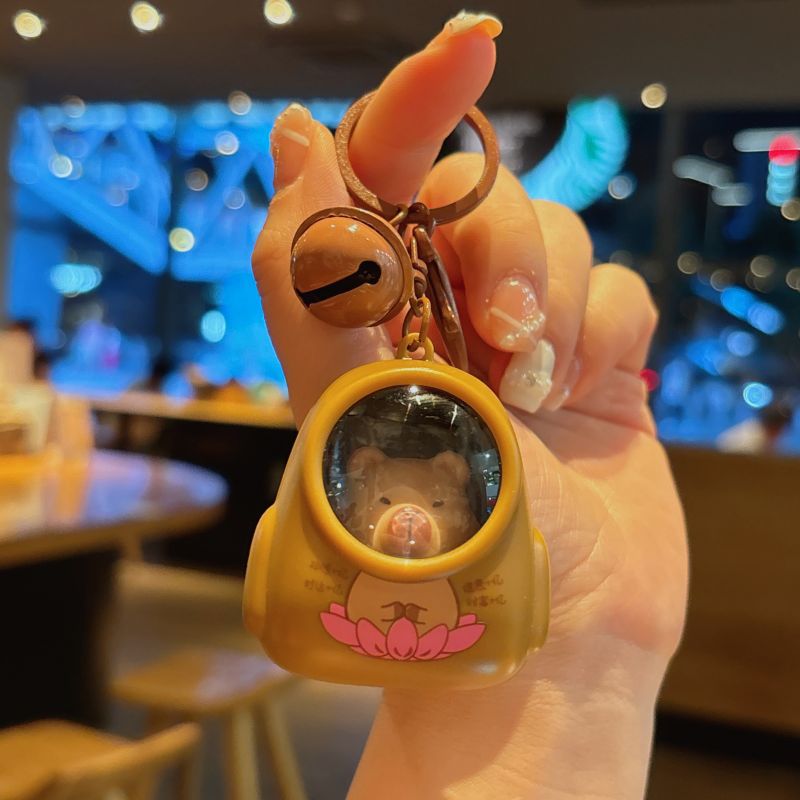 Cute Bear Backpack LED Night Light Keychain, Kawaii Bag Charm Pendant, Mini Atmosphere Light Key Ring, Claw Machine Prize, Small Gift for Kids & Teens