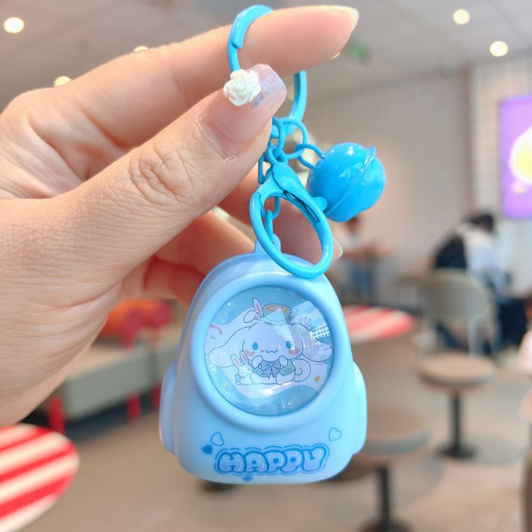 Cute Bear Backpack LED Night Light Keychain, Kawaii Bag Charm Pendant, Mini Atmosphere Light Key Ring, Claw Machine Prize, Small Gift for Kids & Teens