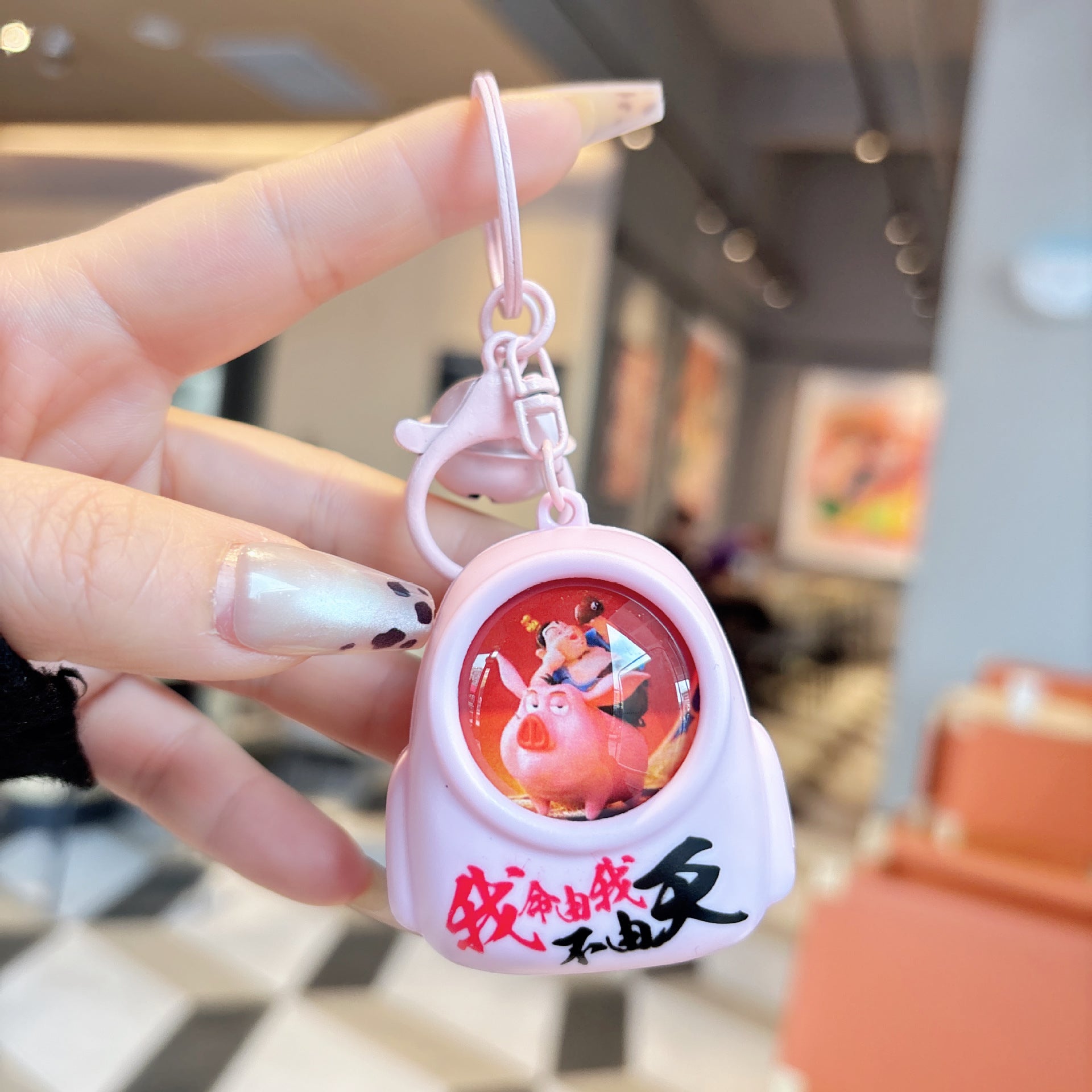 Cute Bear Backpack LED Night Light Keychain, Kawaii Bag Charm Pendant, Mini Atmosphere Light Key Ring, Claw Machine Prize, Small Gift for Kids & Teens