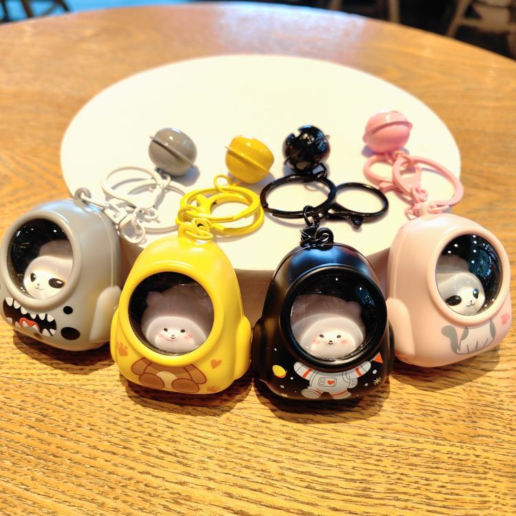 Cute Bear Backpack LED Night Light Keychain, Kawaii Bag Charm Pendant, Mini Atmosphere Light Key Ring, Claw Machine Prize, Small Gift for Kids & Teens