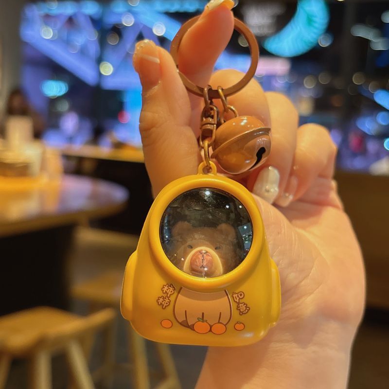 Cute Bear Backpack LED Night Light Keychain, Kawaii Bag Charm Pendant, Mini Atmosphere Light Key Ring, Claw Machine Prize, Small Gift for Kids & Teens